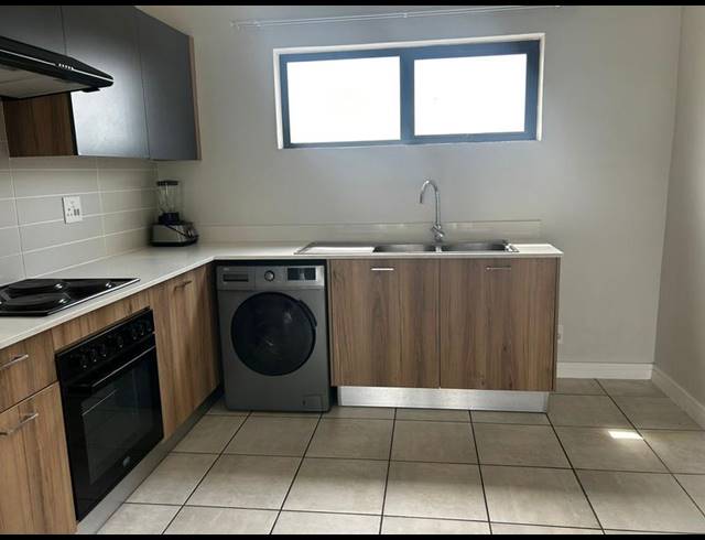 2 BEDROOM PROPERTY TO RENT IN SILVER LAKES